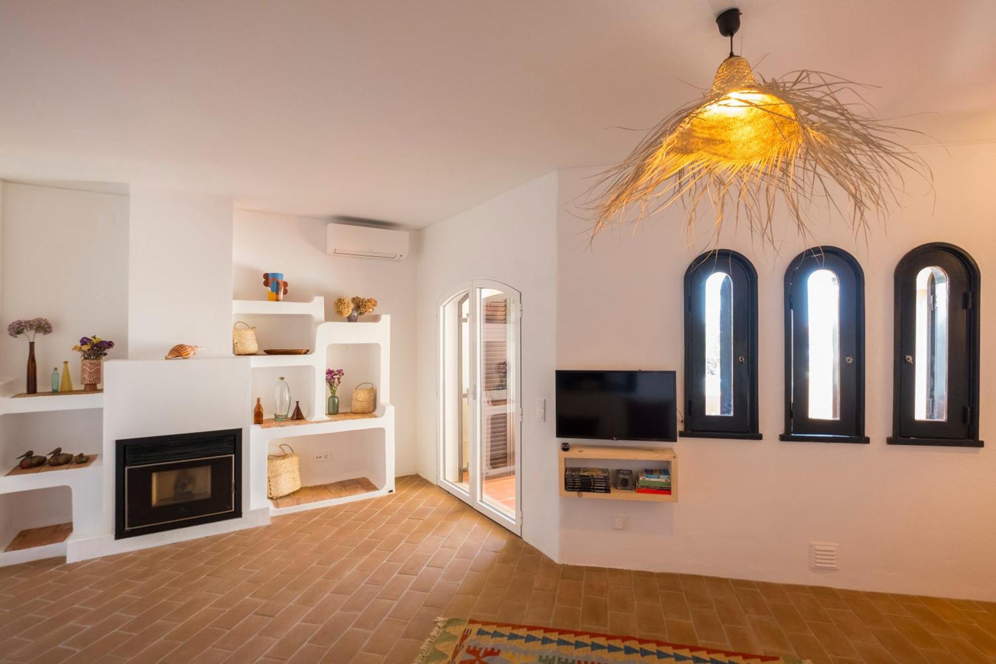Cozy Beach Apartment W/ Sea View, Free Parking & Ac Carvoeiro  Luaran gambar